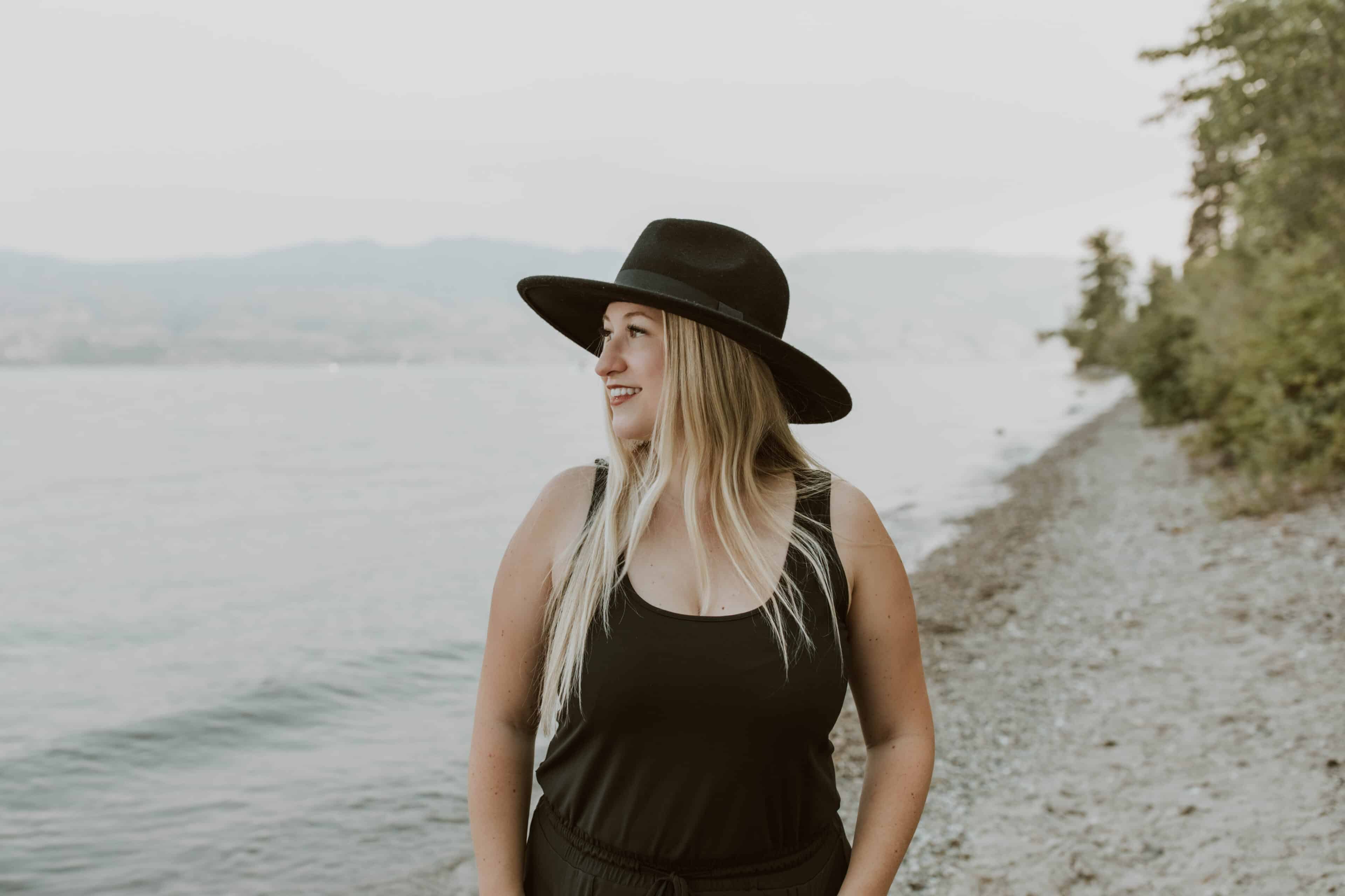Desert Fox Design // Content Photos April headshot wanderline photo